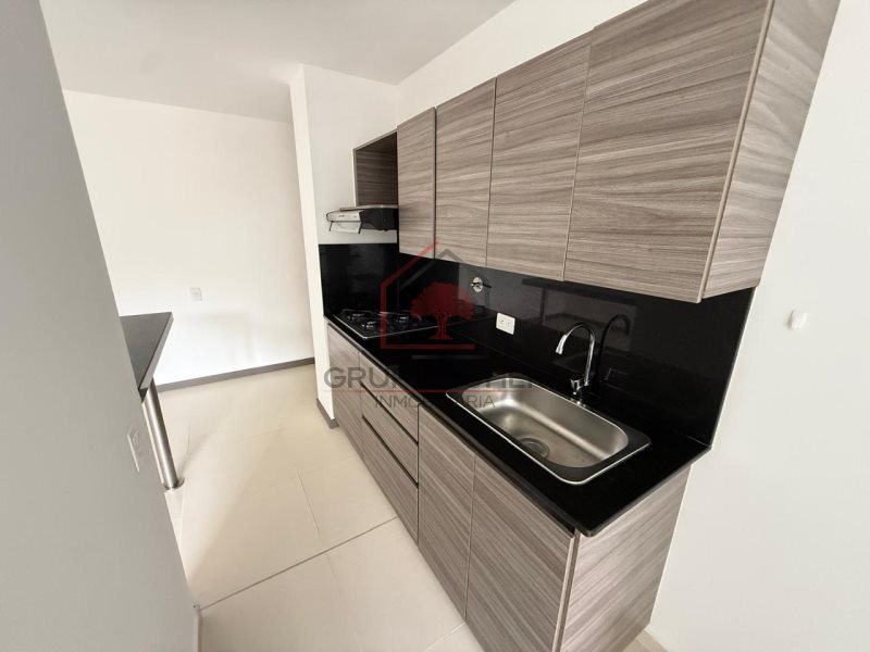 Apartamento disponible para Ambos en Sabaneta con un valor de $3,100,000 - $465,000,000 código 3904