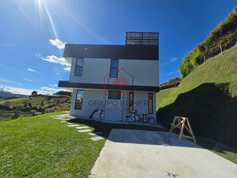 Casa-Finca disponible para Venta en Rionegro Campo Alegre Foto numero 1