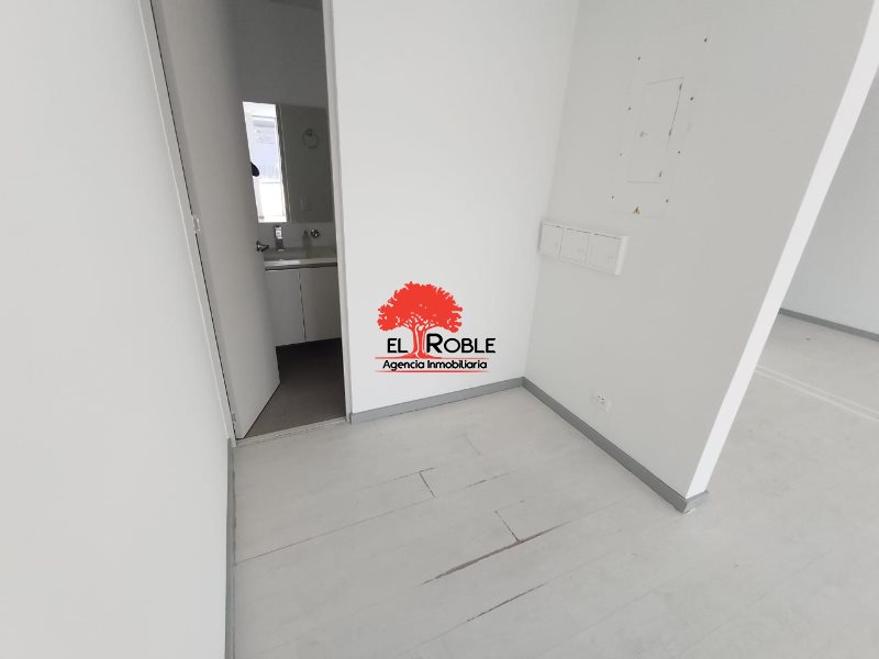Oficina disponible para Arriendo en Envigado con un valor de $2,518,335 código 2215